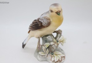 Pássaro Tentilhão Escultura Porcelana Pintada e Vidrada Vista Alegre 1947