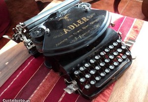 Maquina de escrever (do Benfica) antiga centenária 1910