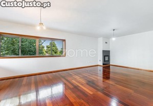 Apartamento T3 Moderno Com Terraço Privativo Em...
