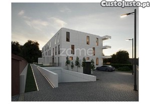 T2 Com Garagem, Valbom