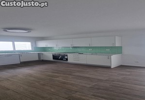 Dois quartos em moradia renovada a 3 minutos da universidade - Apenas estudantes universitárias