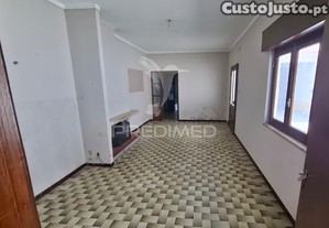 Moradia t3 pronta a habitar na vila de alpiarça, santarém