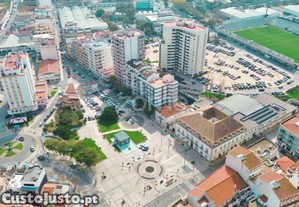 Loja Comercial Na Zona Ribeirinha - Portimão