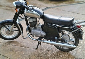 Moto Jawa 250 cc