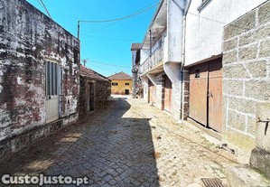 Moradiapara Recuperar Em Beça, Próximo Do Lago...