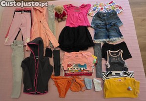 Várias peças de roupa de criança da nossa Netinha