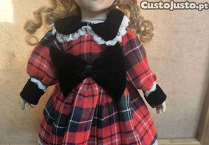Boneca Escocesa de Porcelana