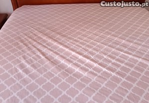 Quarto de cama de casal completo e com roupeiro de  madeira maica marca ARC