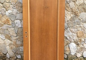 Porta interior de madeira