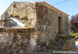 9 Terrenos Urbanos Com Moradias Em Granito E 9...