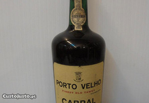 Garrafa de vinho do Porto Velho - Cabral
