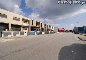 Moradia Nova T3 No Centro Da Póvoa De Lanhoso!