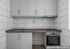Apartamento T3 Renovado Com Garagem Box Em...