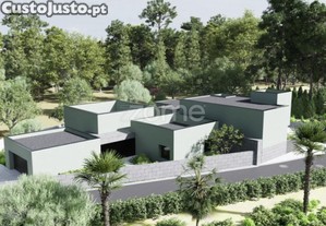 Moradia T1 Com Projeto Aprovado Para T3