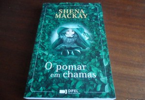 "O Pomar em Chamas" de Shena Mackay