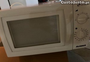 Micro Ondas branco