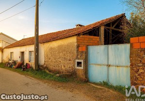 Casa de aldeia T2 em Olalhas de 411,00 m²