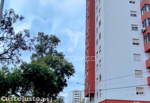 Loja centro comercial miratejo - corroios