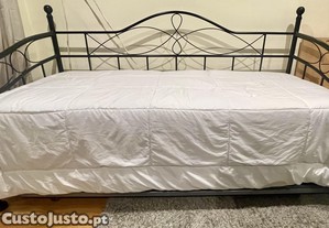 Sofá-Cama 90x200 Como Novo + 2 Colchões Ortopédicos Luso Colchão