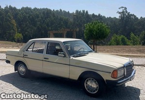 Mercedes-Benz 300 W123 limousine 300 D