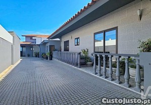 Moradia geminada T4 em Avanca de 140 m²