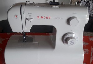 Máquina de Costura Singer Tradition 2282 Nova