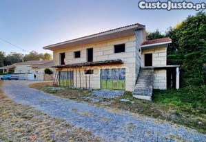 Moradia T4 Estrutura, Em Covelães - Montalegre