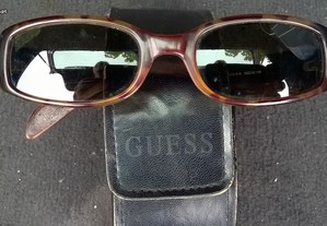 Oculos sol guess, originais / bolsa em pele, couro