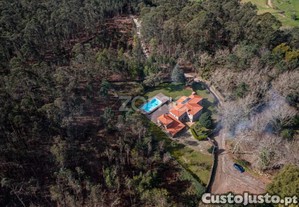 Moradia T4 De Charme Com Piscina E 2850 M² De...