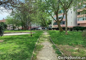 Apartamento T2 remodelado na Parede - Cascais