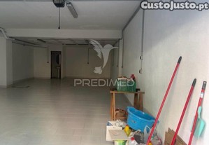 Armazém no coração de massamá