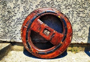 Roda de carro de bois antigas: uma peça única para a sua casa!