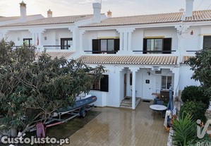 Moradia geminada T3 em Sagres de 192,6 m²