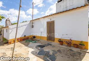 única na boa fé, évora duas moradias em lote de 918 m²
