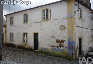 Casa T4 em Cabeço de Vide de 196,00 m²