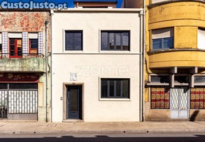 Moradia T3+2 Renovada Com Jardim E Terraço,...