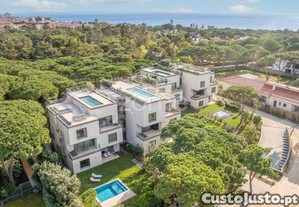 Villa De Luxo Com Piscina Em Condomínio Na...