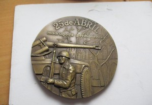 Medalha 25 DE ABRIL Madrugada Permanente Oferta do Envio