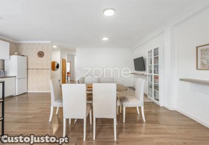 T3 Com Varanda, Garagem E Suíte Em Ronfe,...