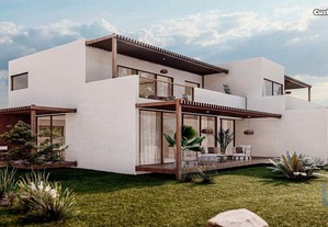 Casa / Villa T3 em Faro de 293,00 m²