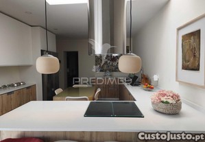 Moradia t4 totalmente renovada com 2 suites, garagem e espaço exterior, em sôsa