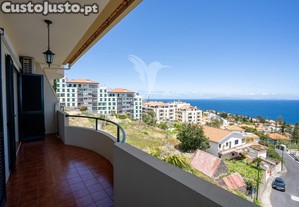Apartamento t2 + sótão, no caniço baixo