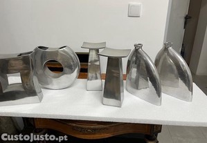 Vrios artigos de decorao em metal. Cada artigo 5  Portes por conta do comprador