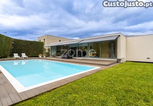 Villa Térrea T4 De Luxo Com Piscina E Jardim Em...