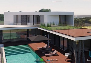 Casa T3 em Leiria de 328,00 m²