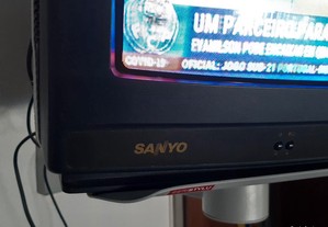 Televisão Sanyo 14 polegadas c suporte de parede