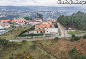 Moradia T4 Com Jardim, Terraço E Amplas Áreas -...