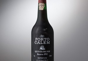 Garrafa de Vinho do Porto Cálem Reserva 1952