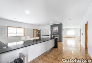 Moradia Térrea Travassos, Póvoa De Lanhoso