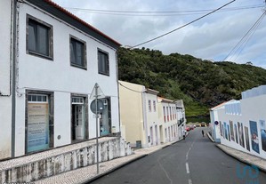 Casa / Villa T4 em Açores de 370,00 m²